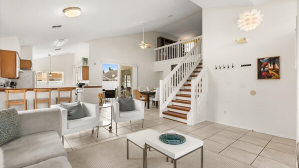 House | 3 bedrooms, Internet - Upstay 3BR Family-friendly Stylish Retreat w Patio (Kissimmee)