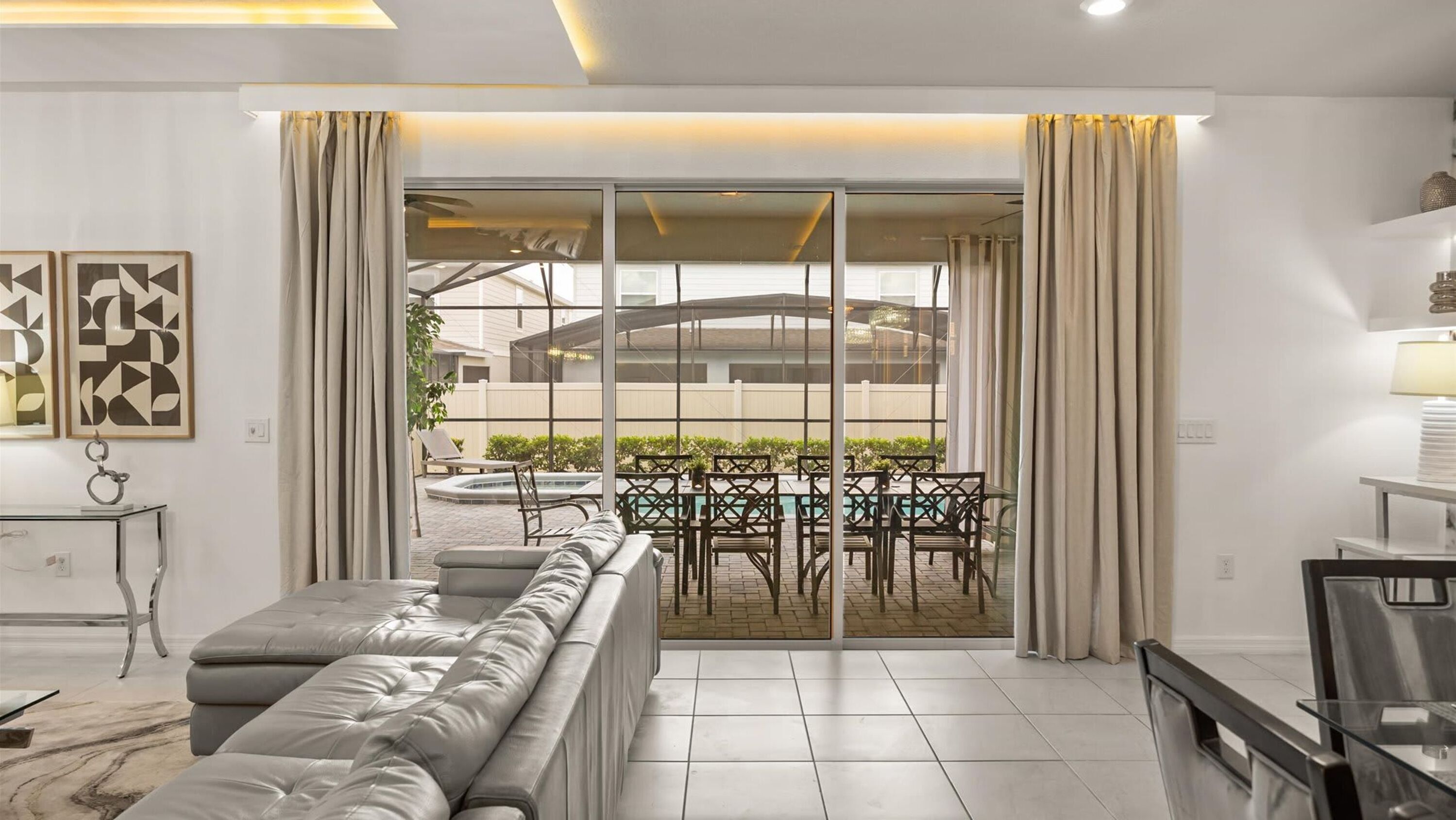 House | 10 bedrooms, Internet