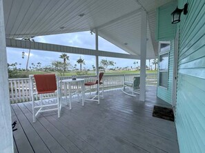 House | 2 bedrooms, desk - Stylish 2BR Waterfront Home w Pool Resort Access (Port Isabel)