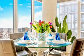 Apartment | 1 bedroom, Internet - High Rise 1BR Building w Gorgeous Views (Kitchener)