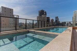 Outdoor pool - For You Moema - Complete Studio Apartment with Kitchen & Prime Location (São Paulo)