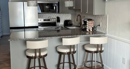 Cozy White Mountains Condo • Near Skiing & Hiking