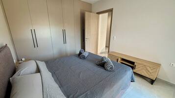 1 bedroom, desk, iron/ironing board, free WiFi