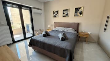 1 Schlafzimmer, Schreibtisch, schallisolierte Zimmer