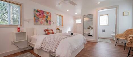 3 soverom, skrivebord, strykejern/-brett og wi-fi