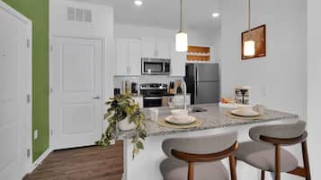 Microonde, forno, piano cottura, lavastoviglie