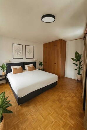 14 bedrooms, iron/ironing board, free WiFi, bed sheets - Antwerpen Stay Center (Antwerpen)
