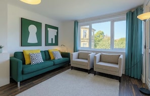 Living area - London Apartment With 3 Bedrooms (London)