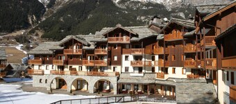 Wifi, 100m from resort center, fitness, swimming pool, sauna, hammam, terrace, balcony, parking, tv