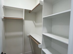 Interior - Modern 3BR Home. Medical Center, NRG, Zoo, Downtown (Houston)