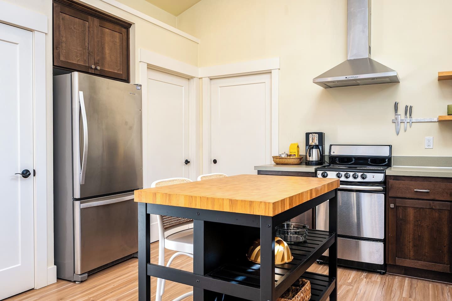 Microwave, oven, stovetop, dishwasher
