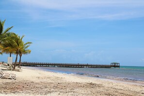 Sun-loungers - Luxury 2BR apartment steps from the beach (Punta Cana)