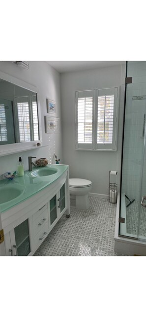 Handtücher, Seife, Toilettenpapier