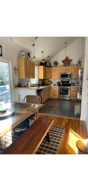 Dining - SEASONAL RENTAL - Bay Links Home (Bellport)