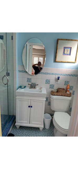 Towels, soap, toilet paper - SEASONAL RENTAL - Bay Links Home (Bellport)