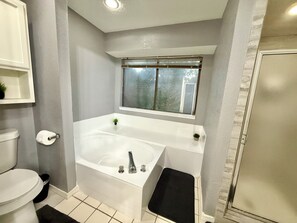 Dusche, Handtücher, Seife, Shampoo