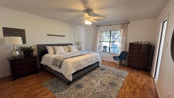 3 chambres, fer et planche Ă repasser, Wi-Fi, draps fournis