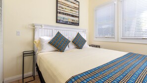 1 bedroom, desk, iron/ironing board, free WiFi - Authors Retreat - Downtown Key West (Key West)