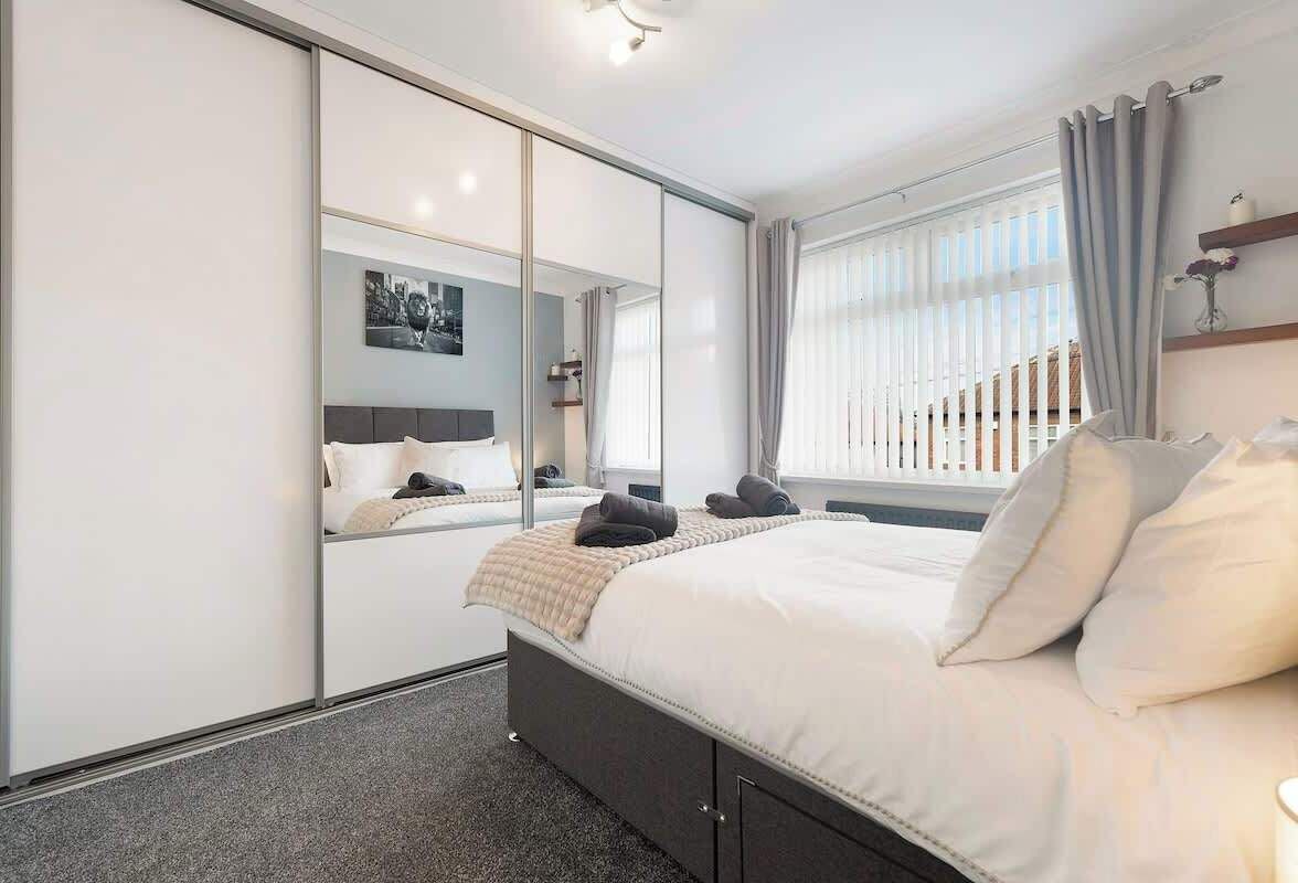 3 bedrooms, WiFi, bed sheets