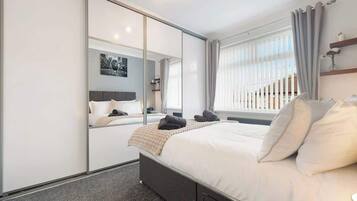 3 bedrooms, WiFi, bed sheets