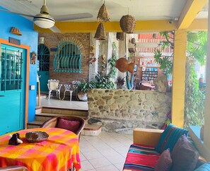 تناول الطعام بالخارج