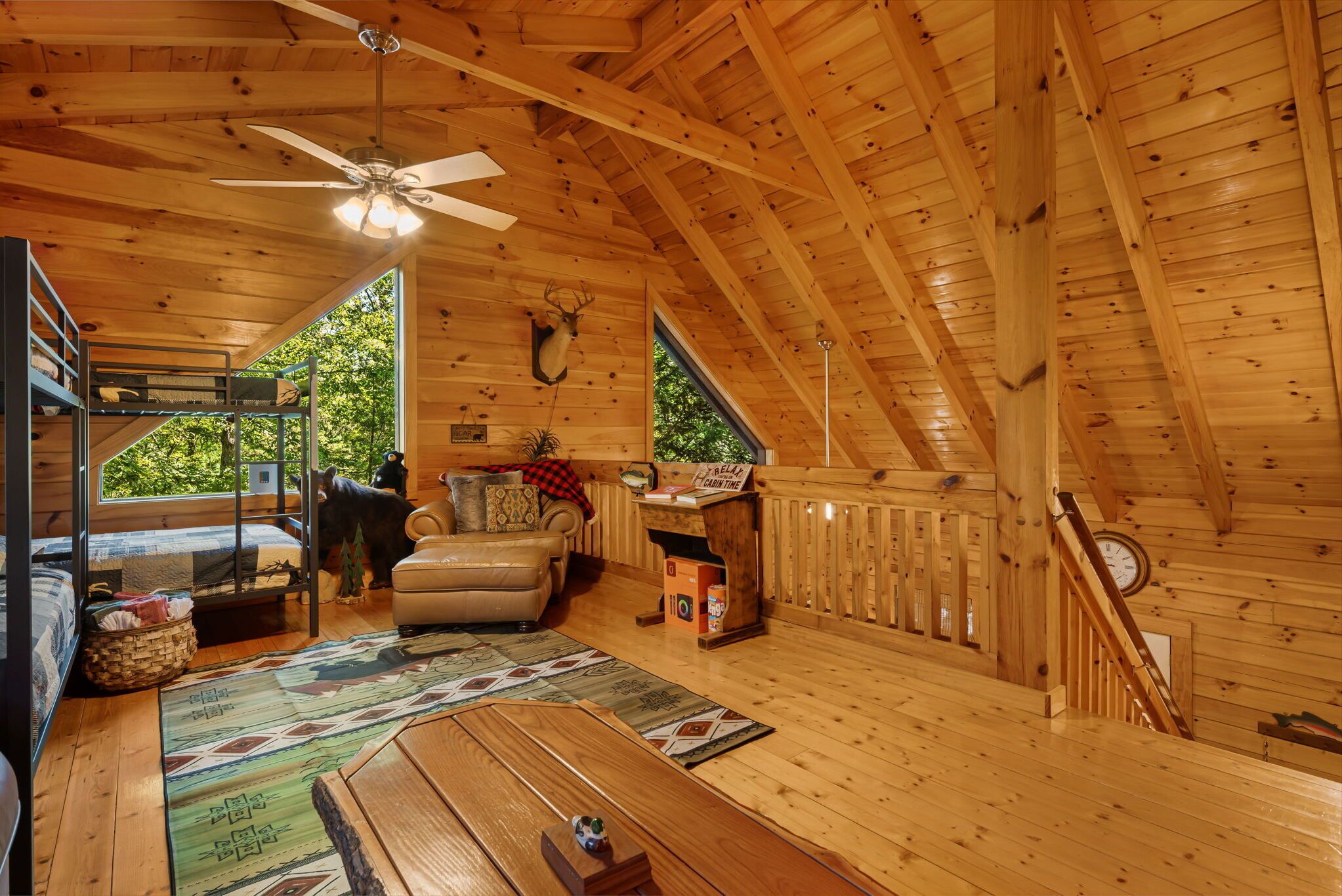 2 slaapkamers, een strijkplank/strijkijzer, internet, beddengoed