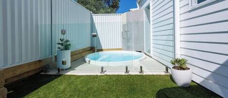 Bañera de hidromasaje exterior