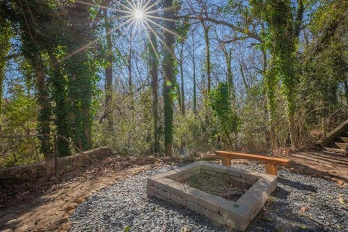 New Listing! The Wild Fern Cottage w/ Firepit