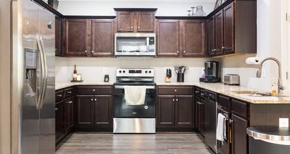 New Haven at Towne Square w/ Patio