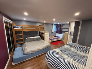 مكواة/لوح كي وواي فاي وملاءات أسرّة