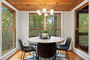 Dining - Rustic-Chic Lake Cabin w/ Tub in Blue Ridge (Blue Ridge)
