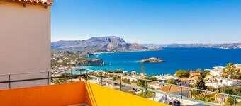 Odysseus Villa - Three Bedroom Villa, Sleeps 6
