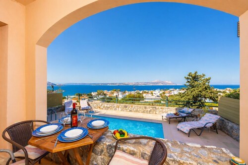 Ariadne Villa - Four Bedroom Villa, Sleeps 7