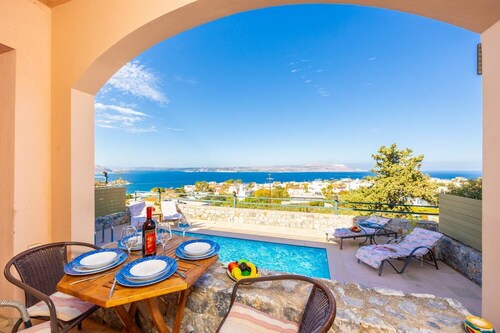 Ariadne Villa - Four Bedroom Villa, Sleeps 7
