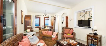 Ariadne Villa - Four Bedroom Villa, Sleeps 7