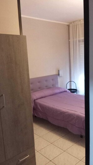Desk, laptop workspace, free WiFi - Hotel Blu (Rieti)