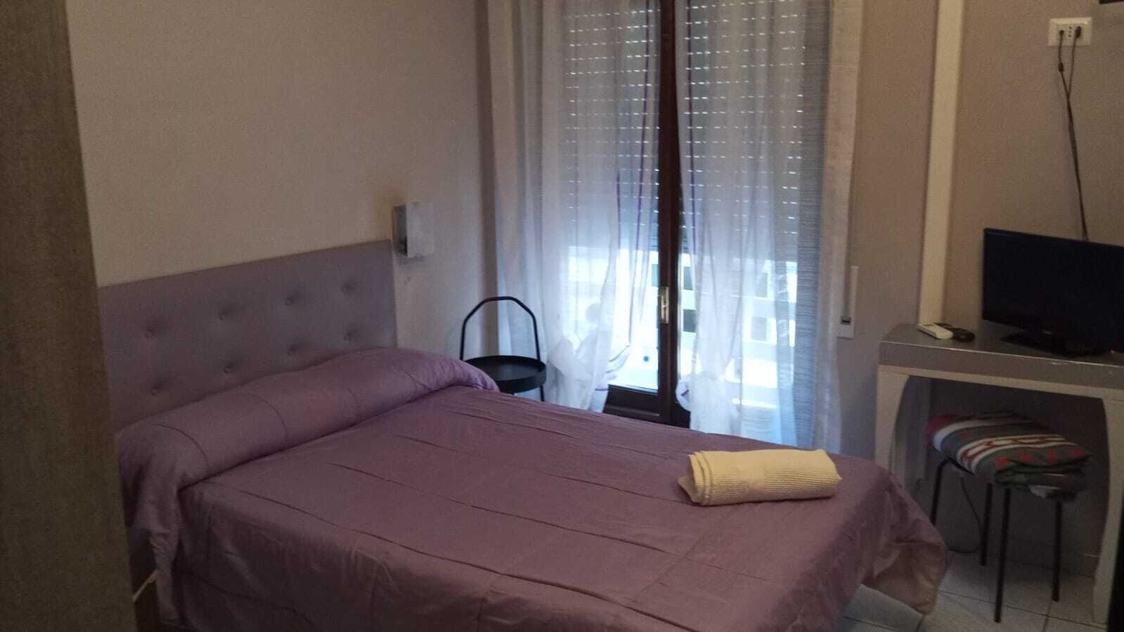 Desk, laptop workspace, WiFi (free)