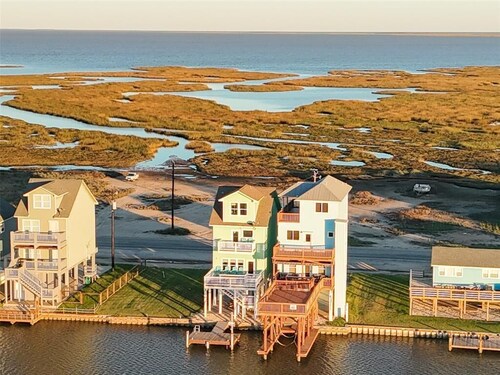 Key Lime Casa - Waterfront 3 BR/2.5 BA House on the Colorado River