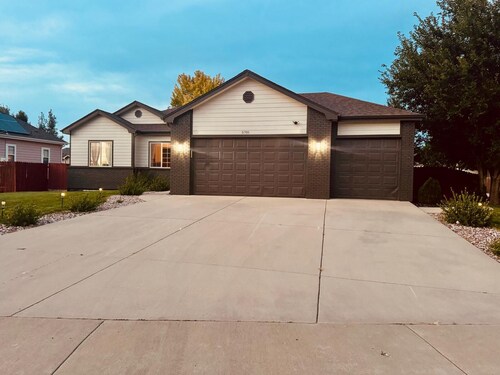 5BR Home in Greeley |  EV Charger, Patio, Firepit