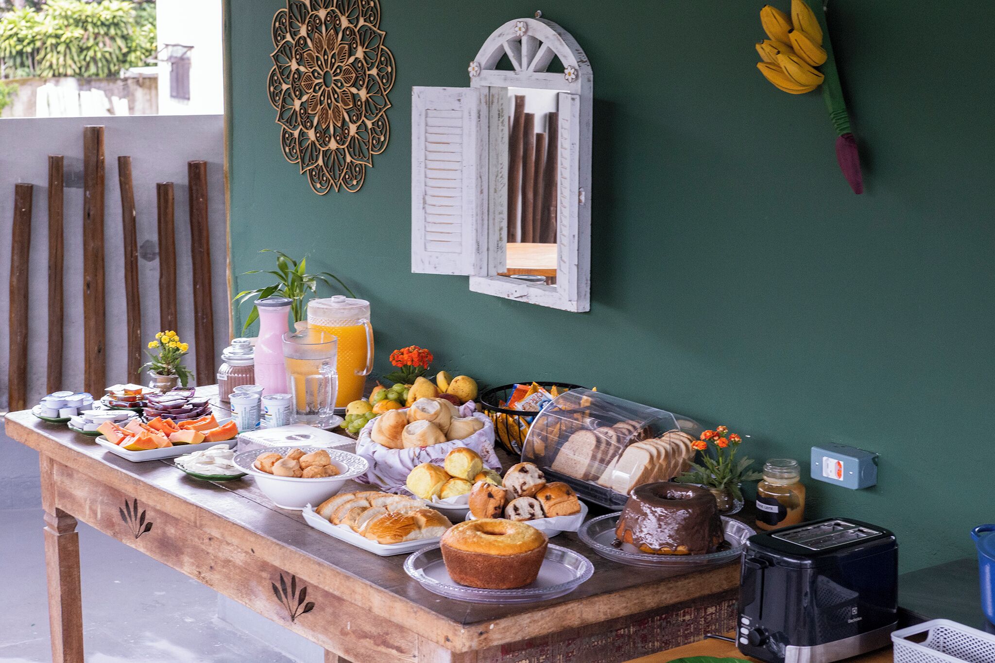 Free daily buffet breakfast