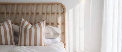 3 bedrooms, iron/ironing board, Internet, bed sheets