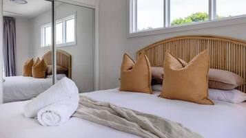 3 habitaciones, tabla de planchar con plancha y acceso a internet