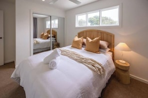 3 habitaciones, tabla de planchar con plancha y acceso a internet