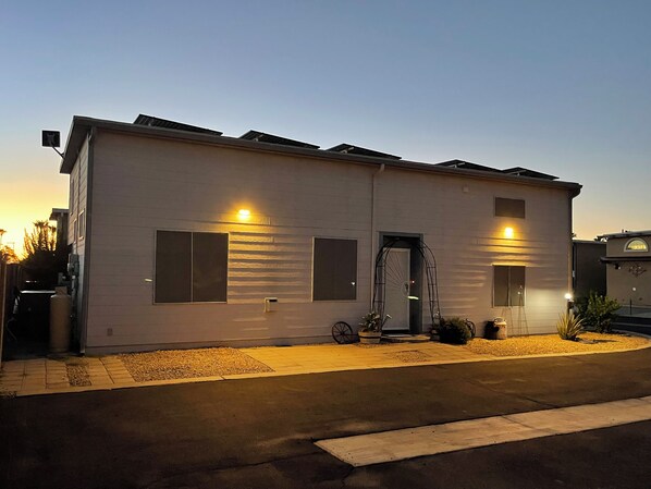 Exterior - A golf course runs through it!!
Beautiful 2 bed 2.5 bath
Happy Trails Resort (Surprise)