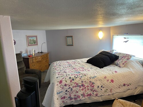 A golf course runs through it!! 
Beautiful 2 bed 2.5 bath
 Happy Trails Resort