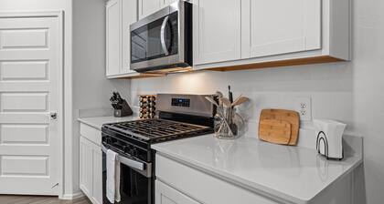 Picturesque 5 bedroom with Mountain Views