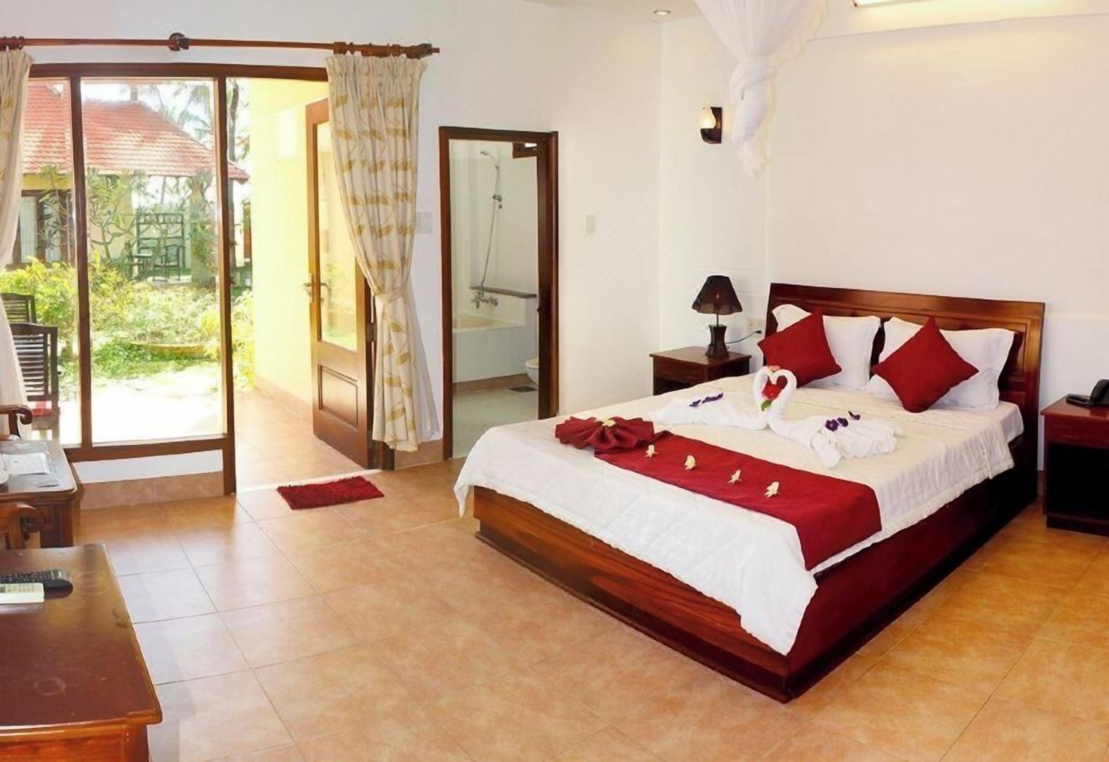 Iron/ironing board, free WiFi