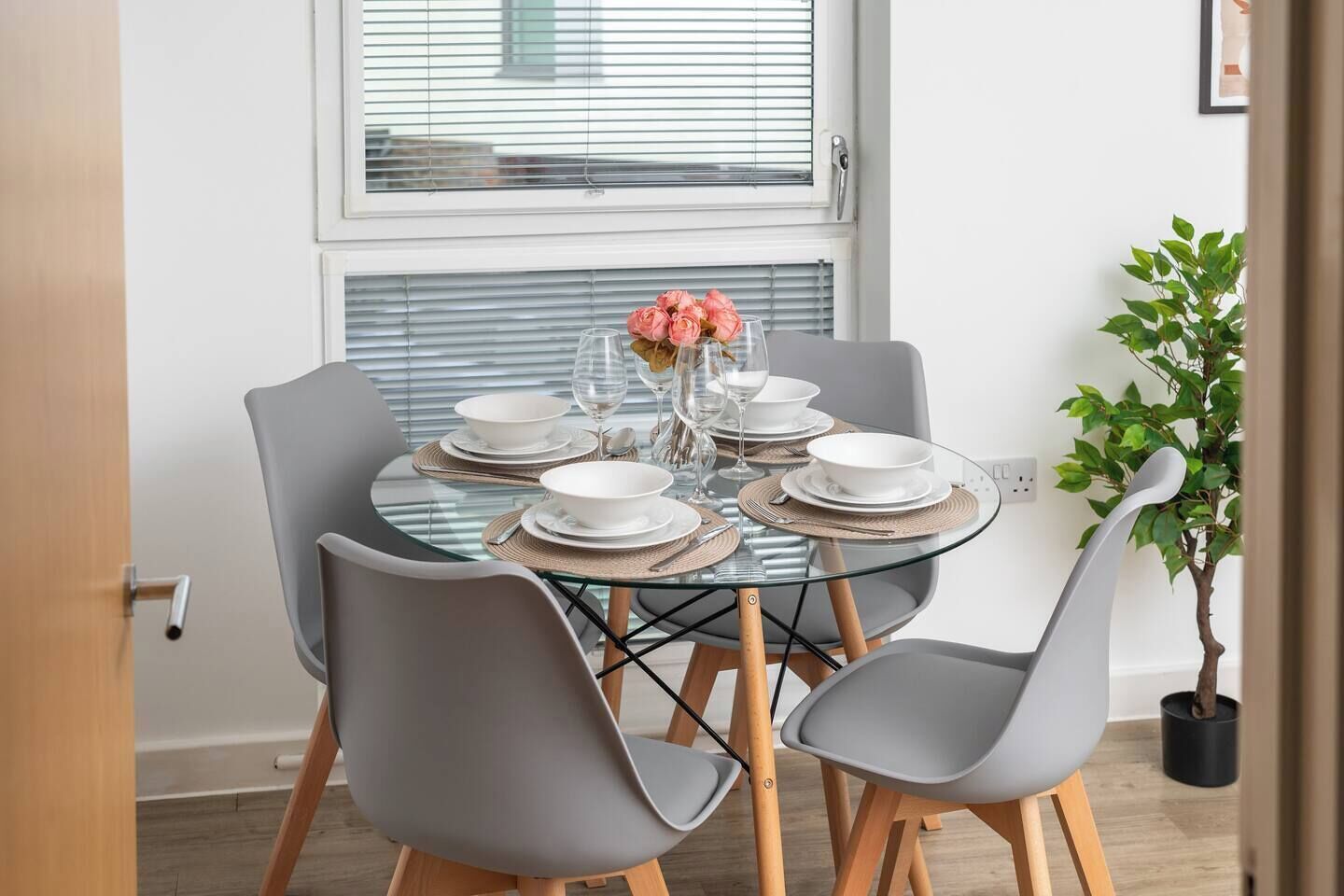 Dining area with seating for up to 4 guests