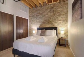 1 habitación, acceso a internet y ropa de cama 