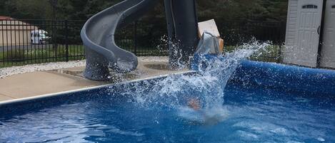 Et oppvarmet basseng